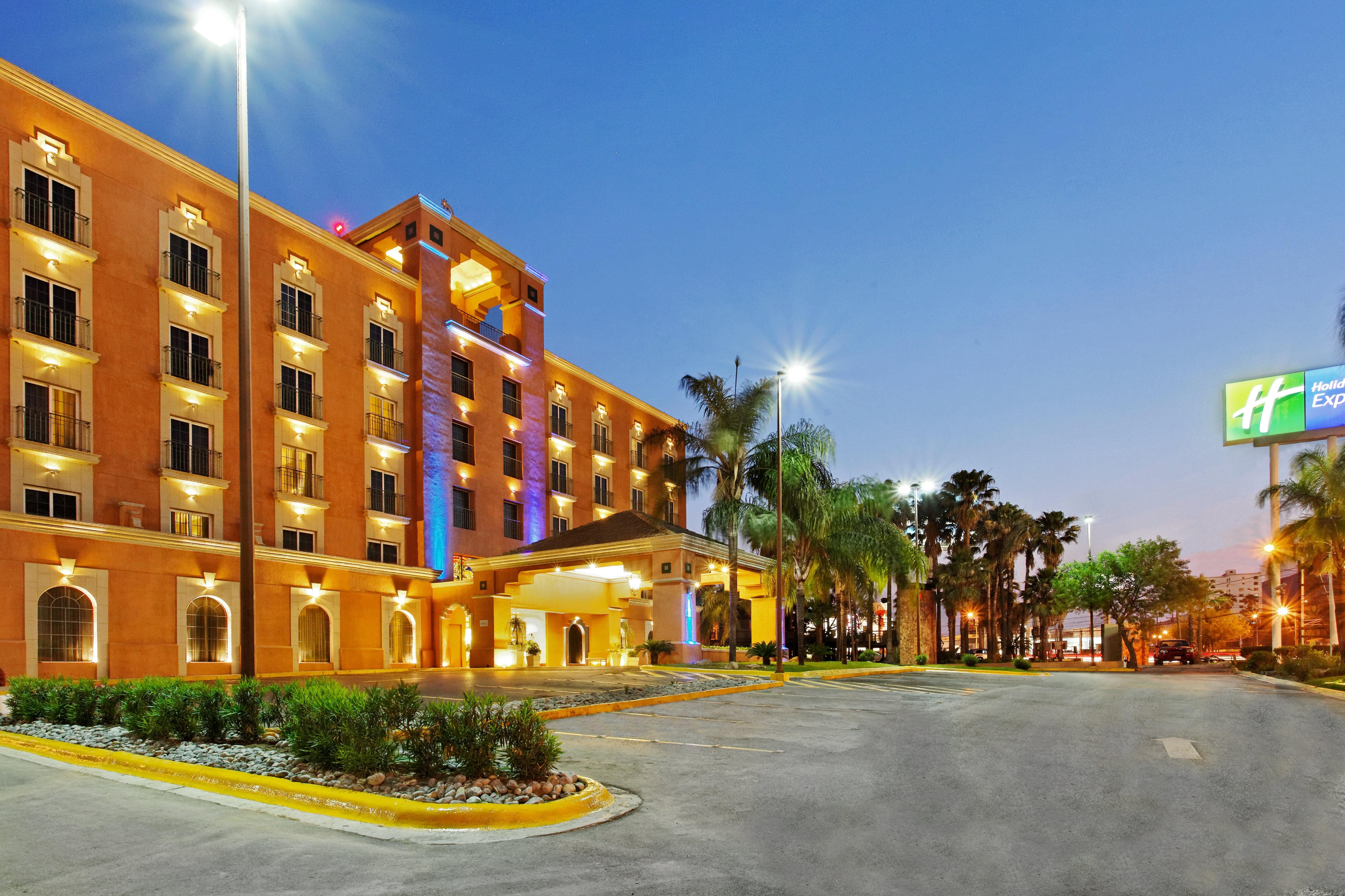 Holiday Inn Express Monterrey Galerias-San Jeronimo By Ihg Exterior photo