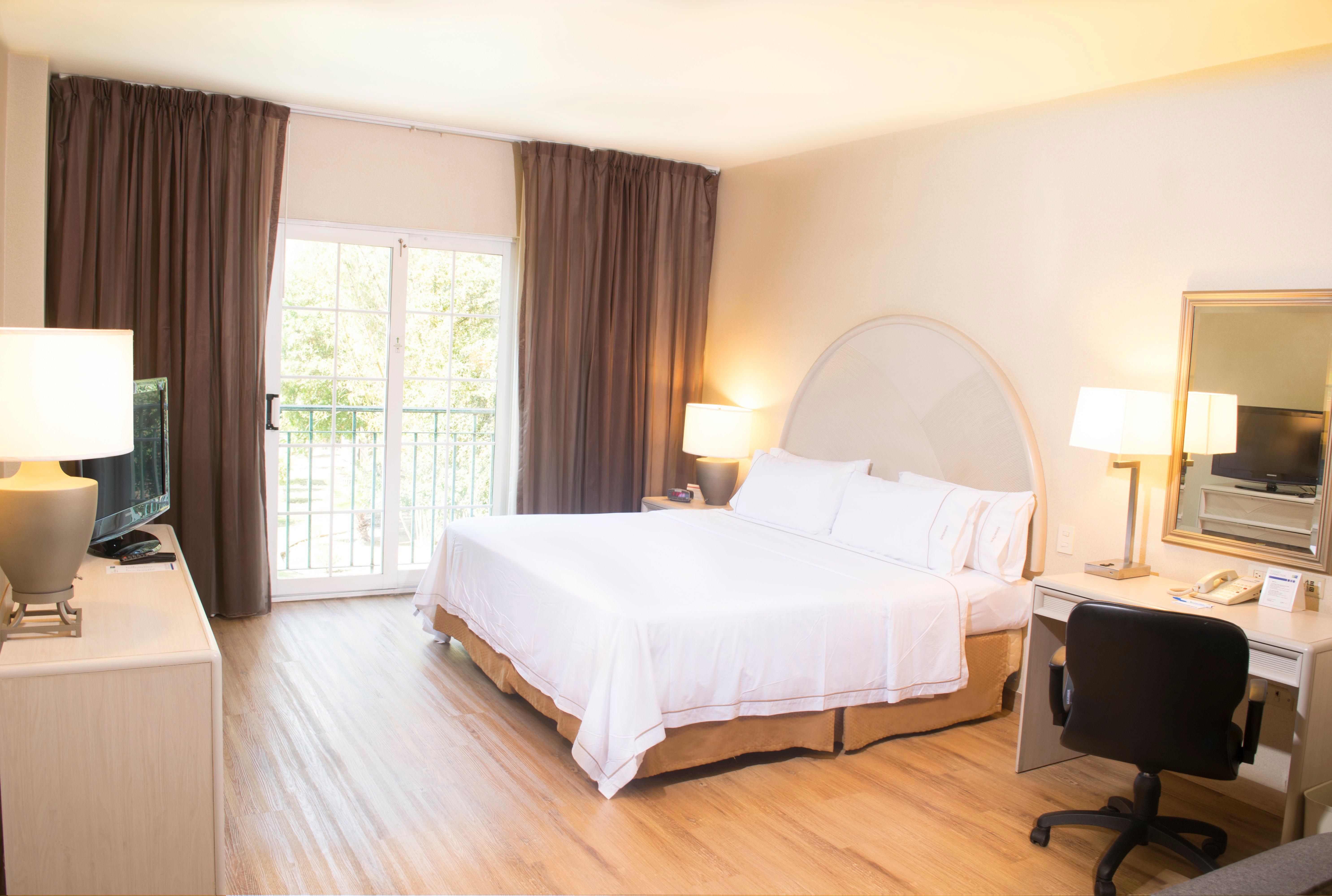 Holiday Inn Express Monterrey Galerias-San Jeronimo By Ihg Exterior photo