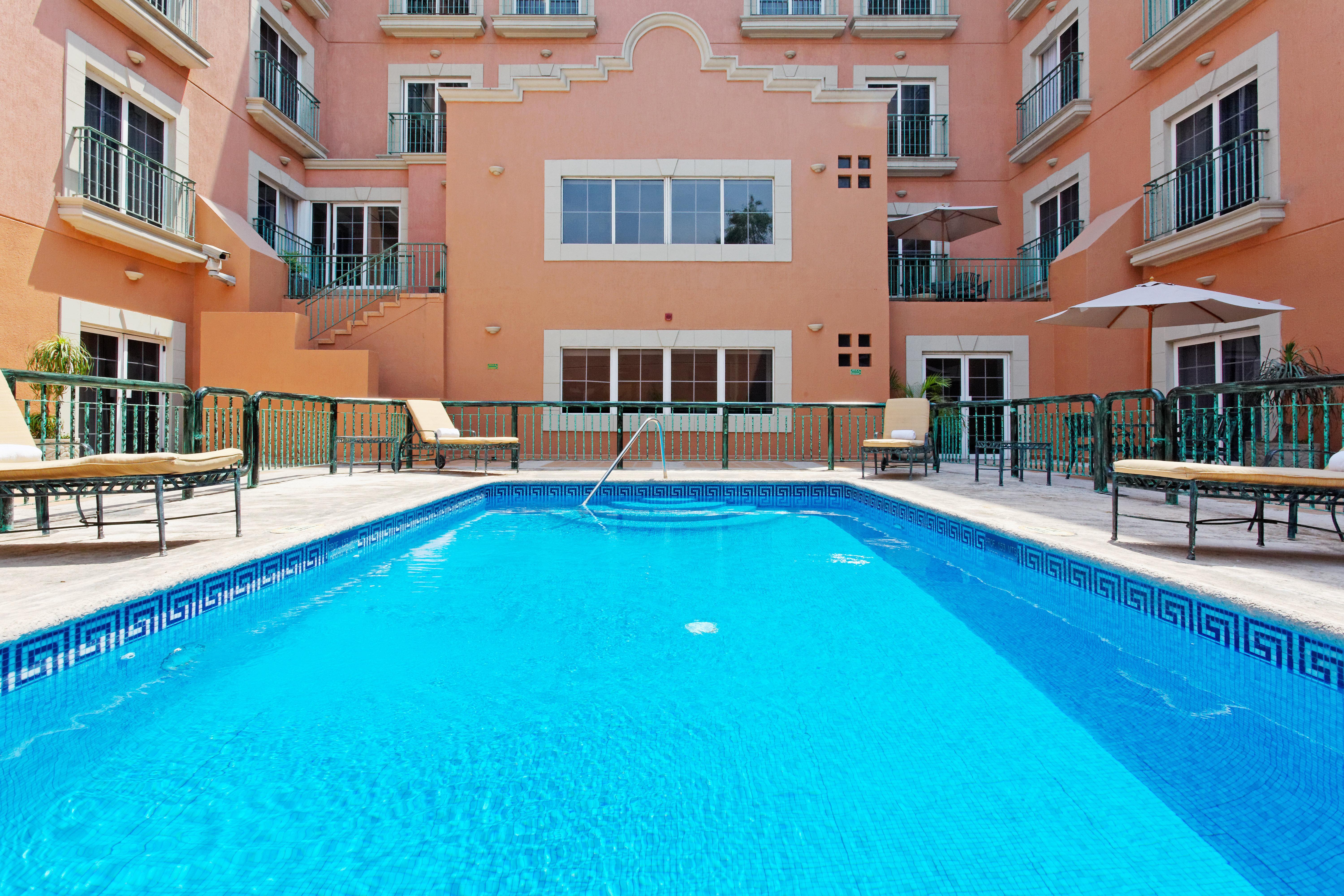 Holiday Inn Express Monterrey Galerias-San Jeronimo By Ihg Exterior photo
