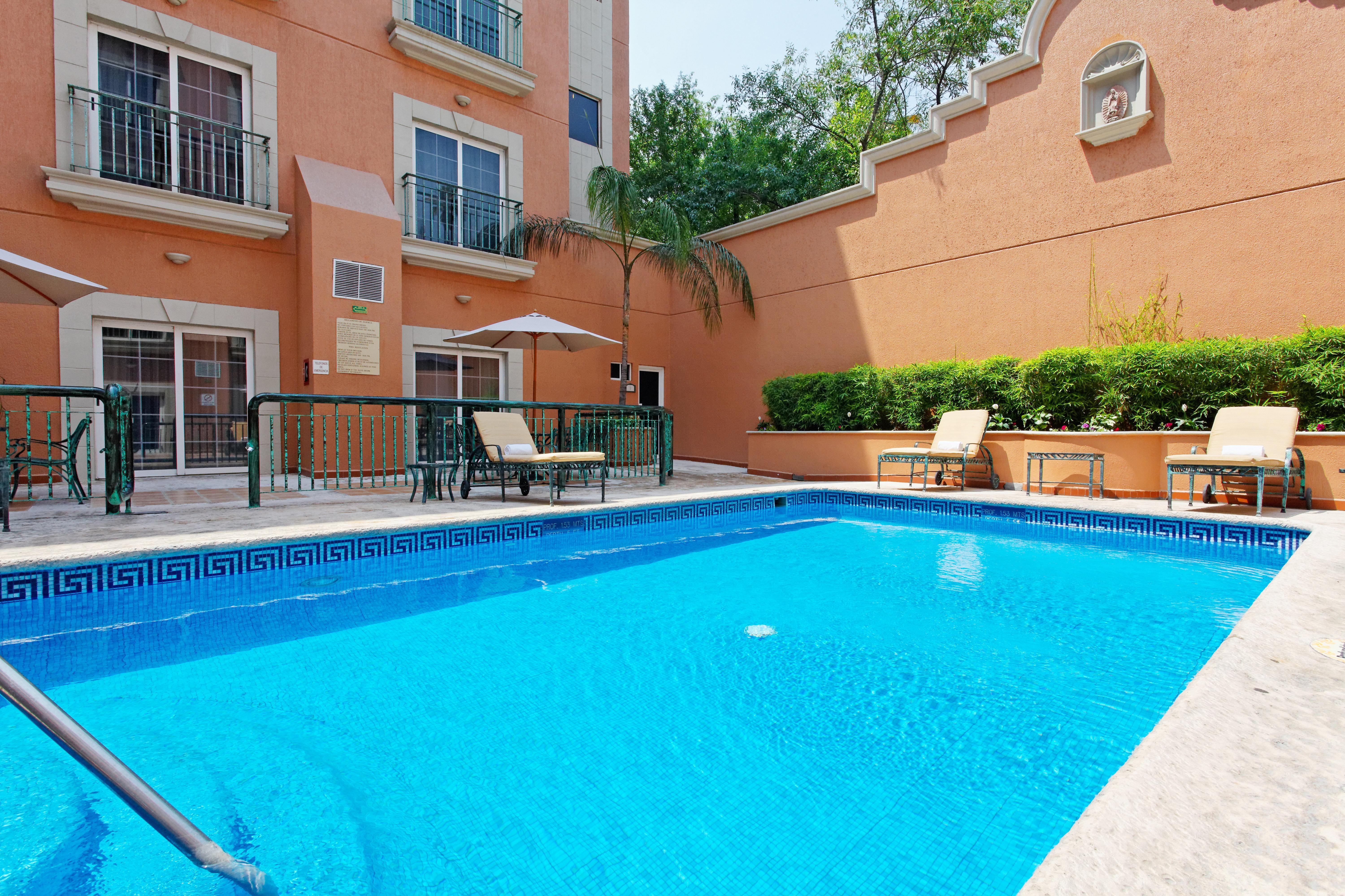 Holiday Inn Express Monterrey Galerias-San Jeronimo By Ihg Exterior photo