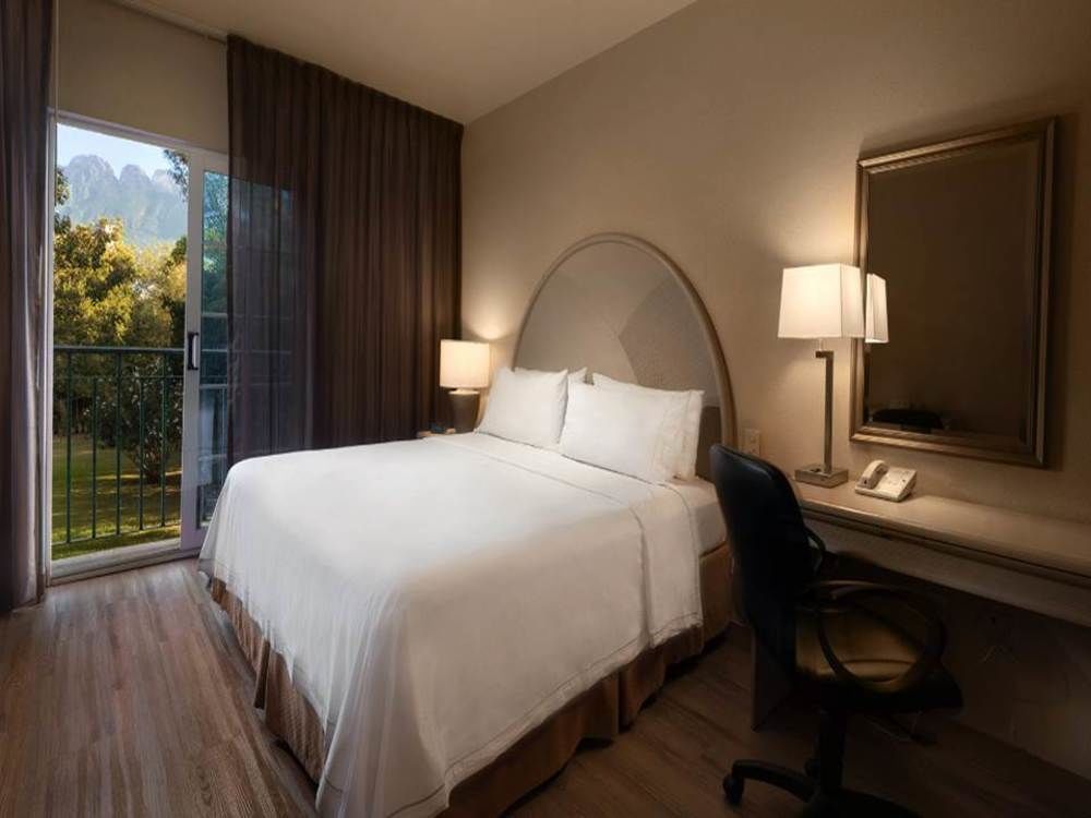 Holiday Inn Express Monterrey Galerias-San Jeronimo By Ihg Exterior photo