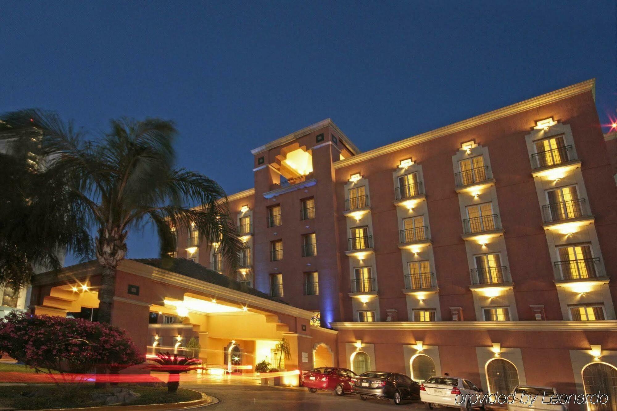 Holiday Inn Express Monterrey Galerias-San Jeronimo By Ihg Exterior photo